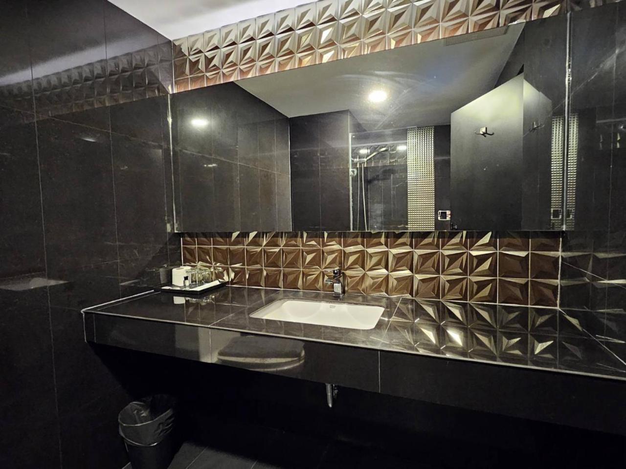 Oscar Palace Hotel & Wellness Center Ban Khlong Phruan Екстер'єр фото